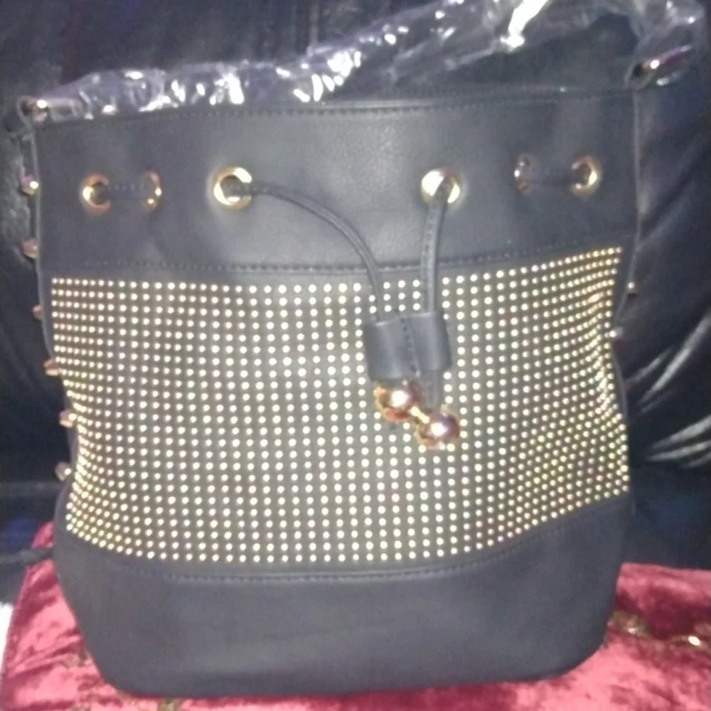 Black leatherette studded cross body purse NEW - Picture 1 of 12